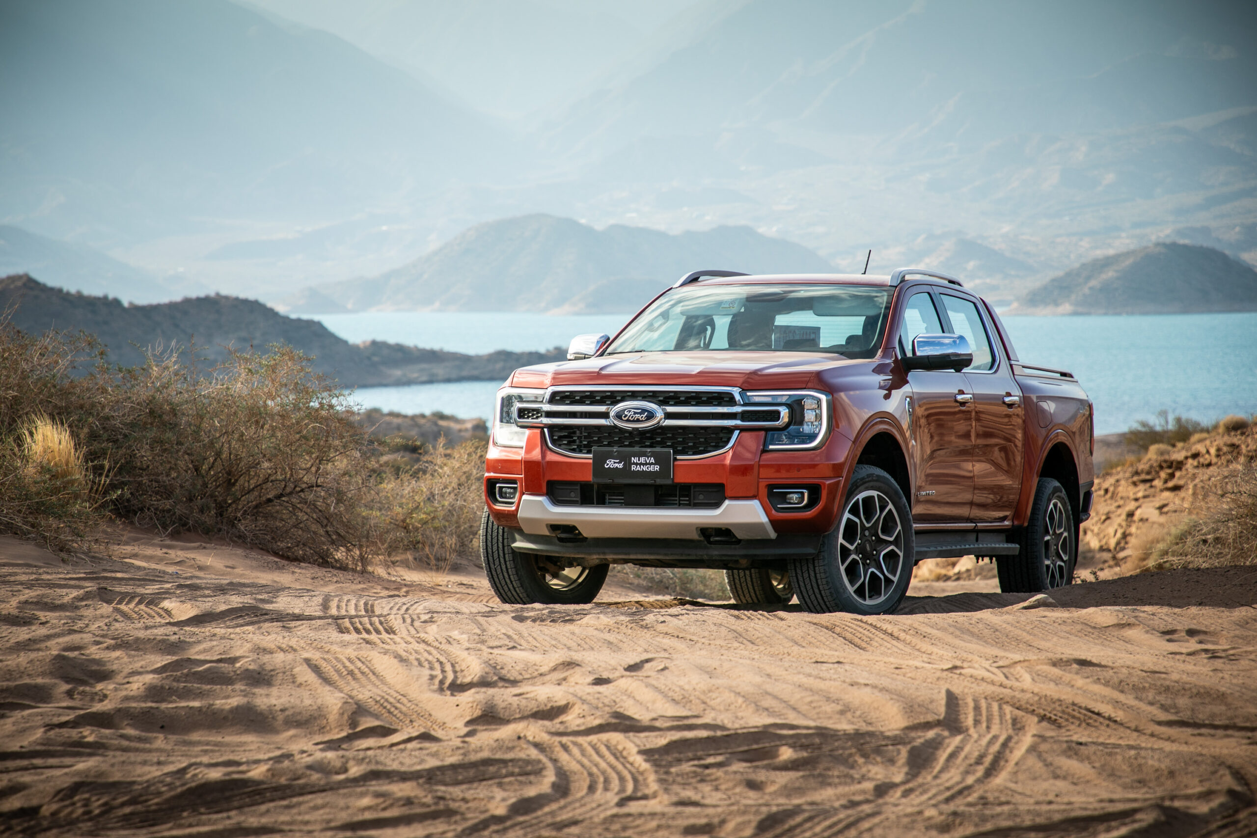 Ford Ranger 2024 llegó al mercado automotor de Colombia con un nuevo nivel de prestaciones y eficiencia en su comportamiento todoterreno.