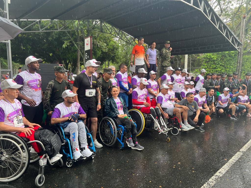 Nissan apoyó el desarrollo de la denominada Carrera Púrpura de la Purpura Foundation en Cali.
