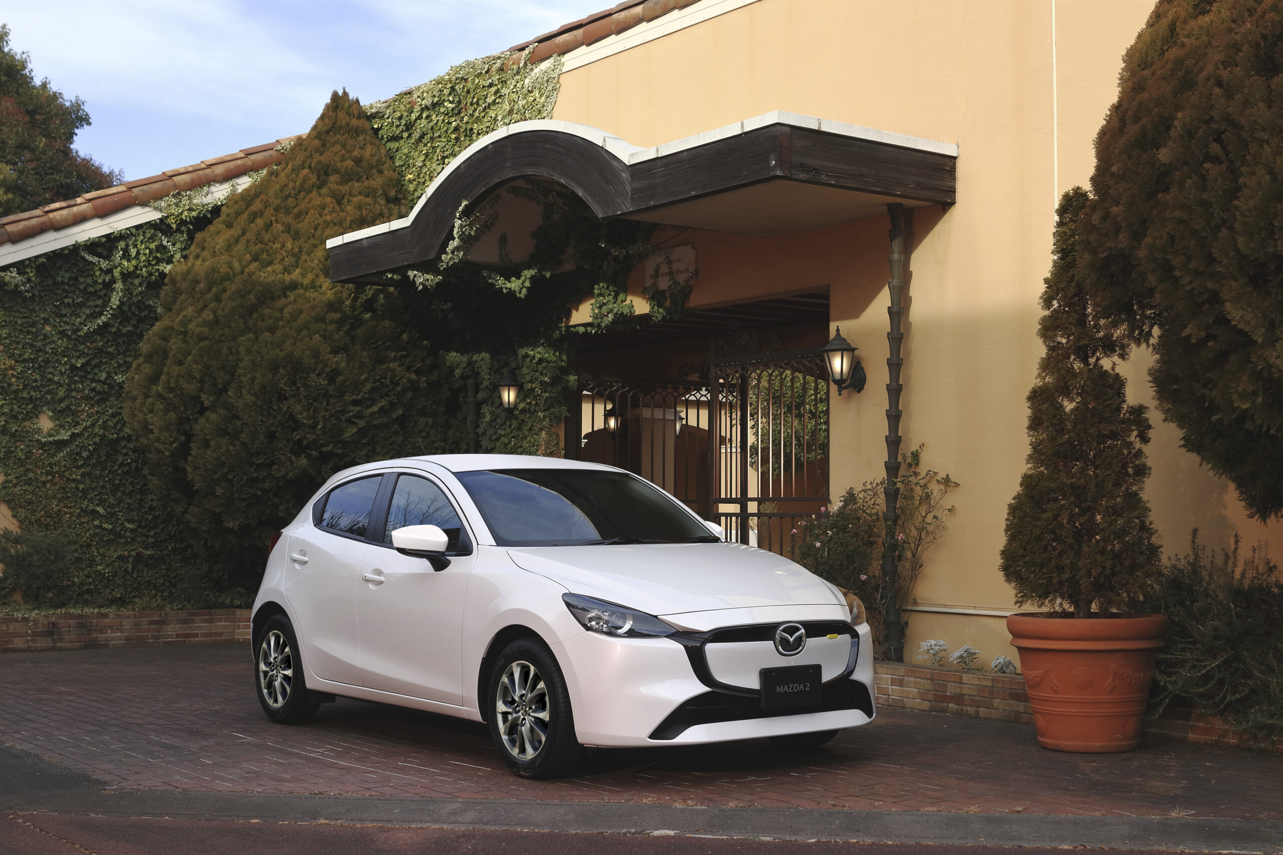 El nuevo Mazda 2 2024 comenzó a ofrecerse en el mercado colombiano, con innovaciones en su diseño.