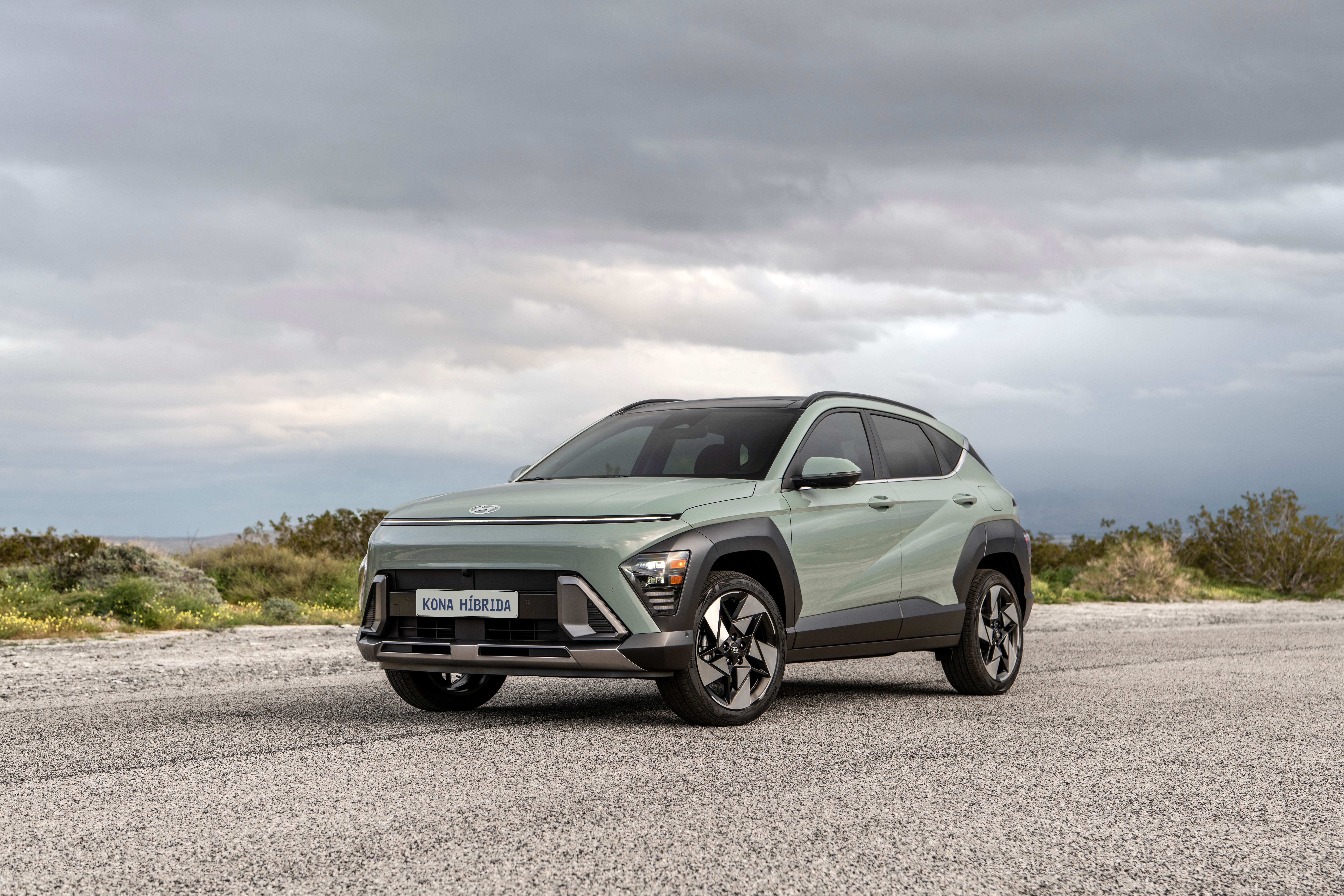 La segunda generación del Hyundai Kona ofrece las ventajas de una conducción híbrida para mayor autonomía con un diseño renovado.