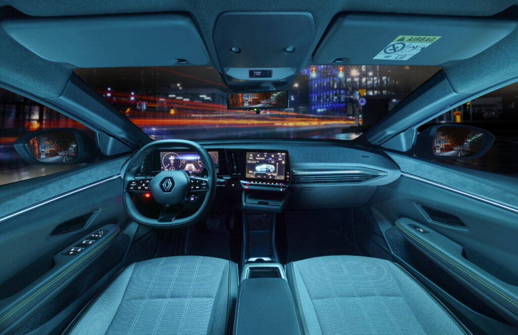 Una experiencia de confort, seguridad y tecnología a bordo es lo que busca brindar a los potenciales ocupantes el nuevo Renault Megane E-Tech, ya rodando en Colombia.