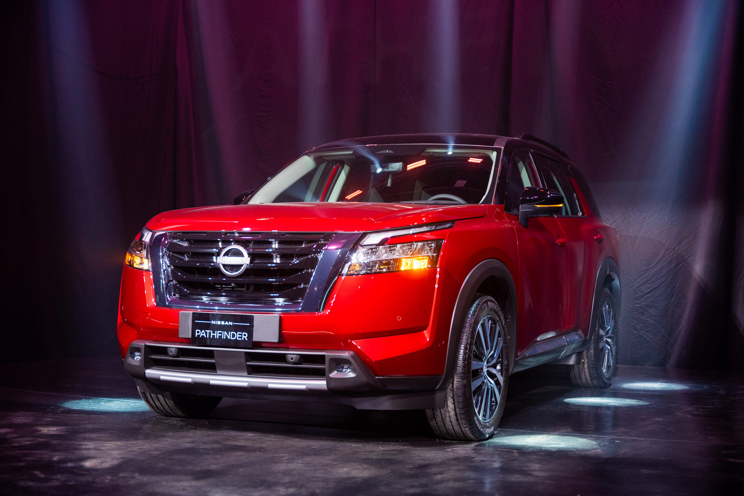 El nuevo Nissan Pathfinder llega a Colombia con su diseño renovado y nuevo motor, para continuar fortaleciendo la presencia de la marca en el mercado automotor nacional