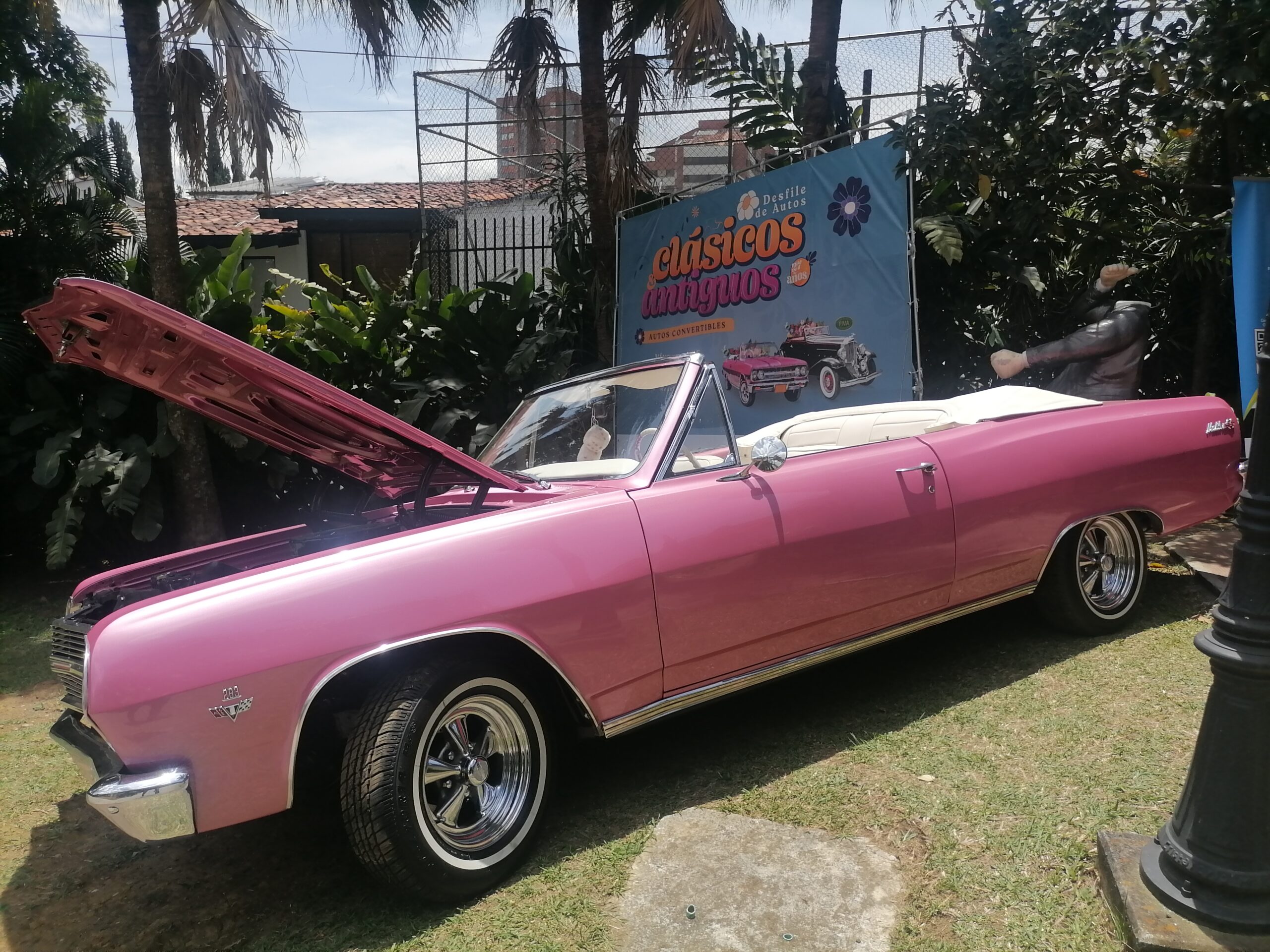 El Desfile de Autos Clásicos y Antiguos se realizará el 10 de agosto por las calles de Medellín.