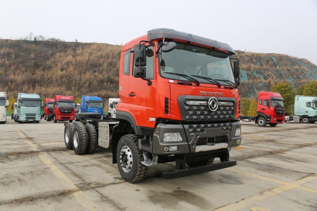También los vehículos comerciales tienen espacio en el Salón del Automóvil de Bogotá, como los chinos de DongFeng