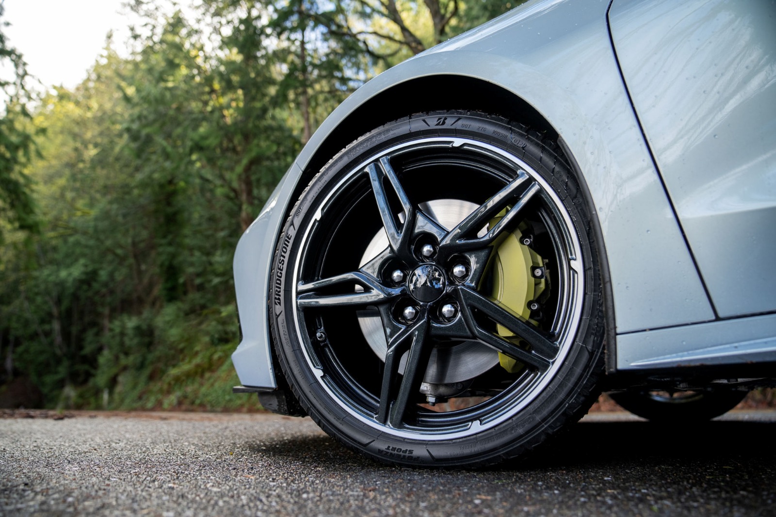 La seguridad en la conducción se apoyha en una buenas llantas, y Bridgestone Colombia propone una oferta para renovar las llantas en Semana Santa, antes de un viaje de descanso.