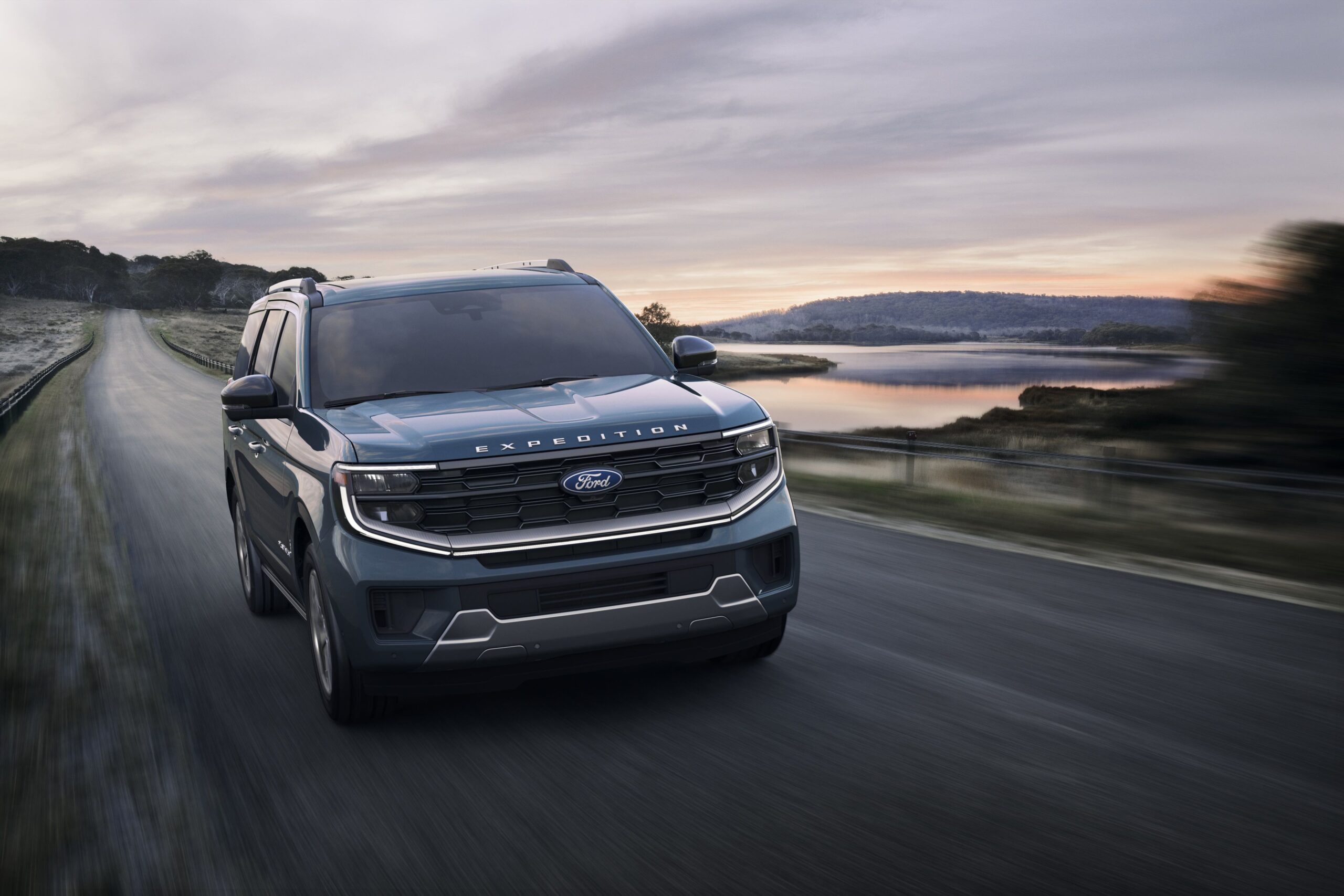Ford Expedition 2025 llega con diseño renovado, sin perder su esencia todoterreno.