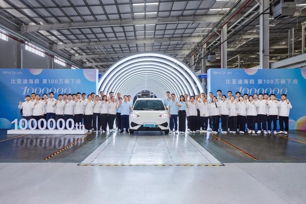 Ya más de un millón de unidades producidas del BYD Seagull confirman el éxito de la estrategia de la automotriz china para liderar el mercado de vehículos eléctricos en el mundo.